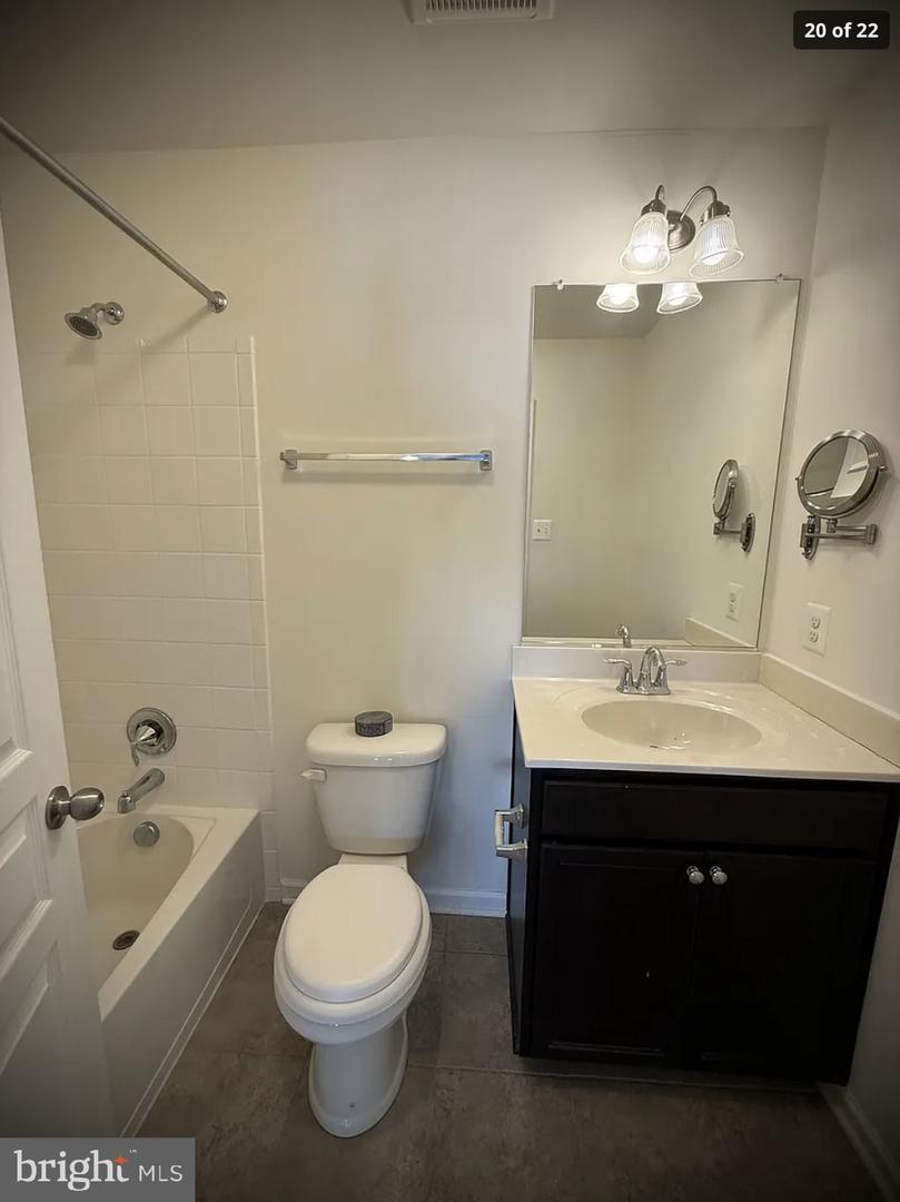 2724 Downing Ln Property Photo 20