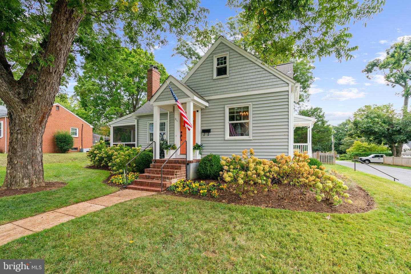 211 Mckendree Ave Property Photo 3
