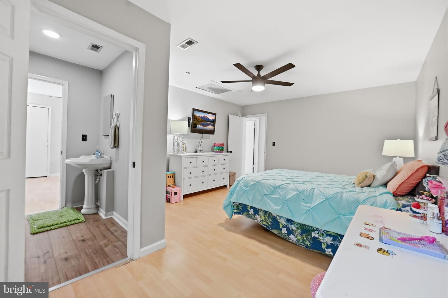 5943 Sneed Dr Property Photo 23