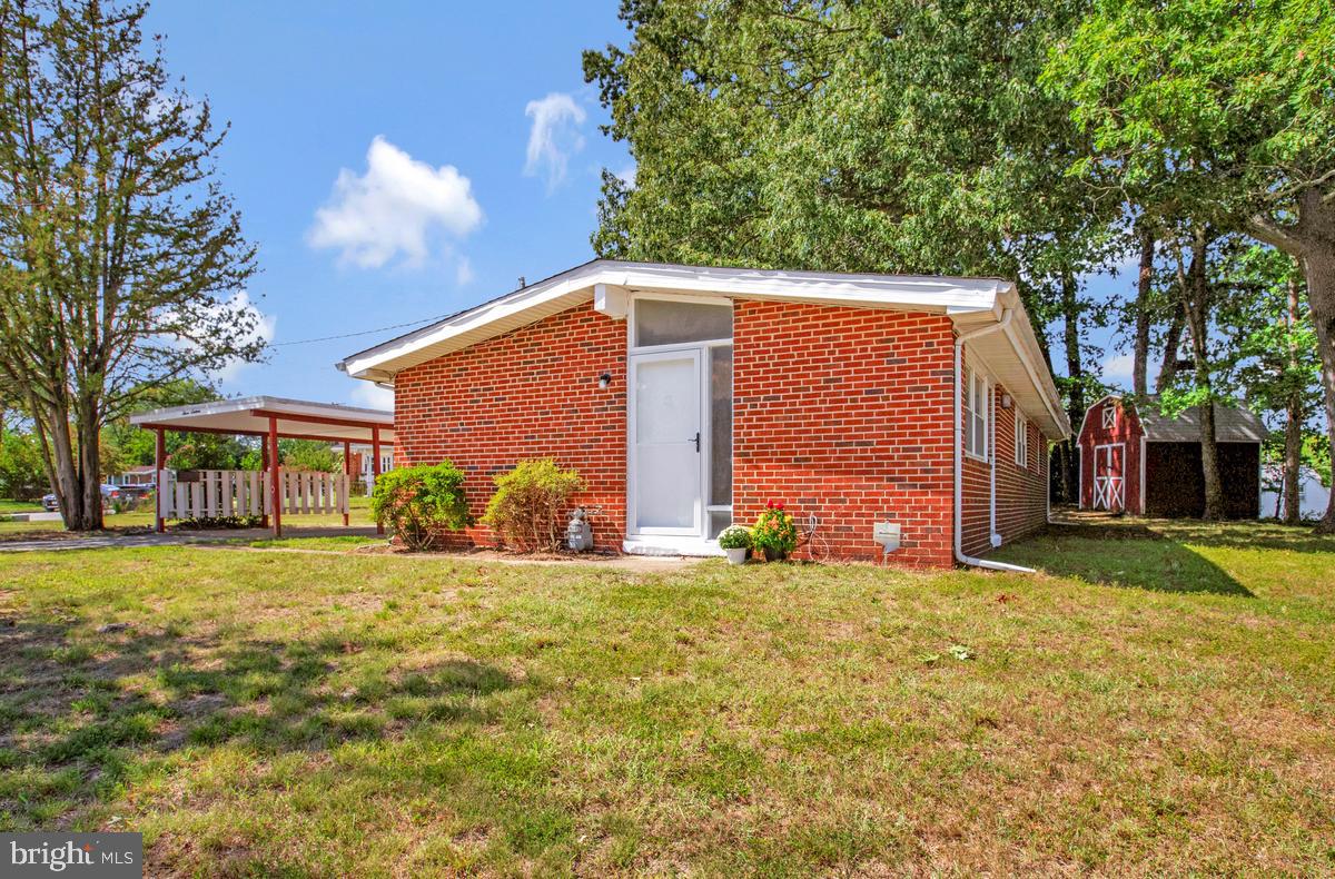 316 Gloucester Dr Property Photo 1