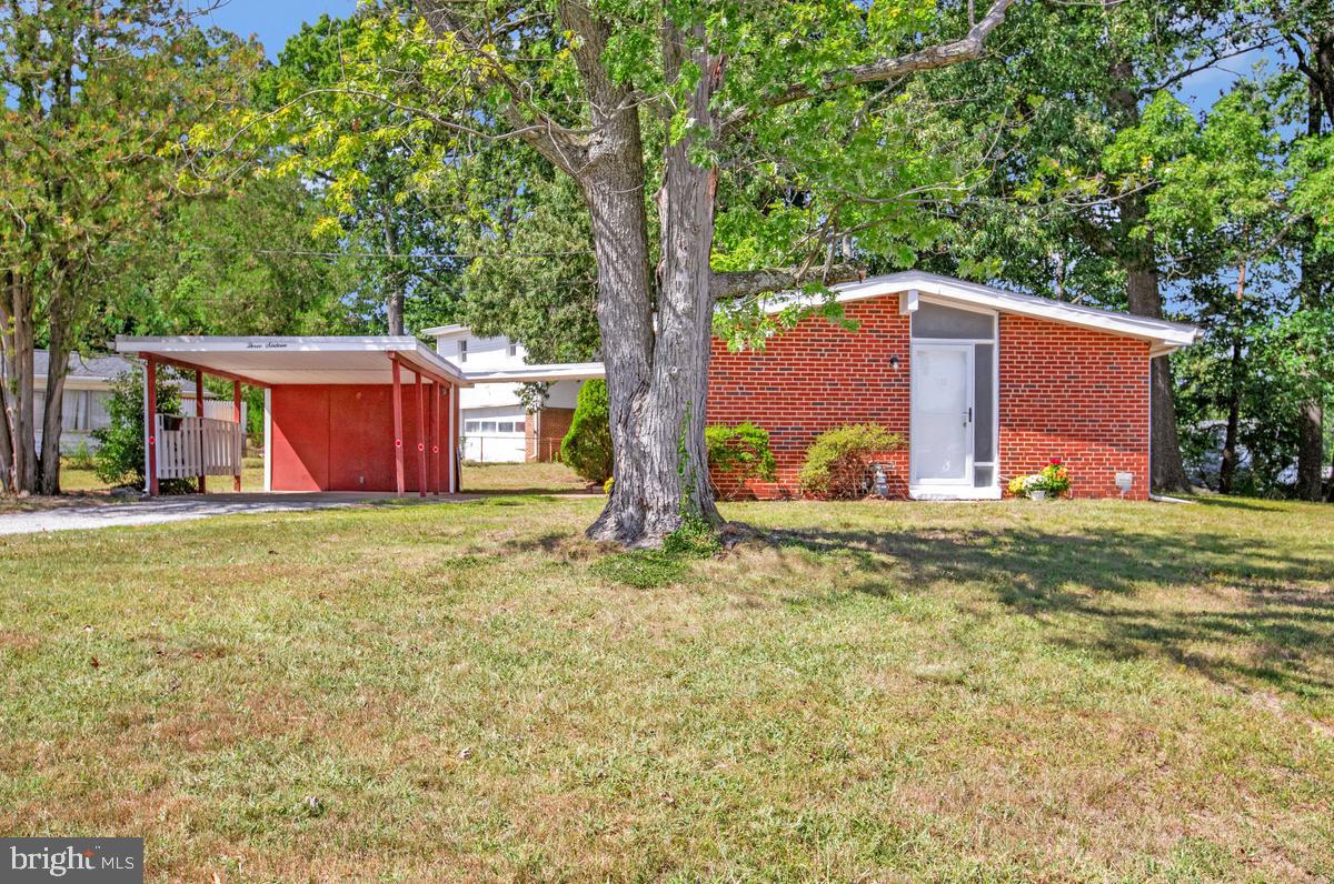 316 Gloucester Dr Property Photo 2