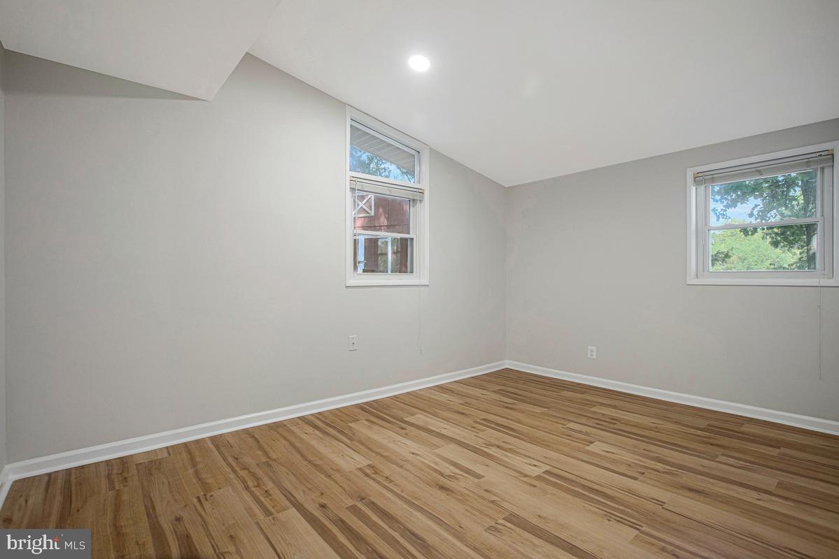 316 Gloucester Dr Property Photo 16
