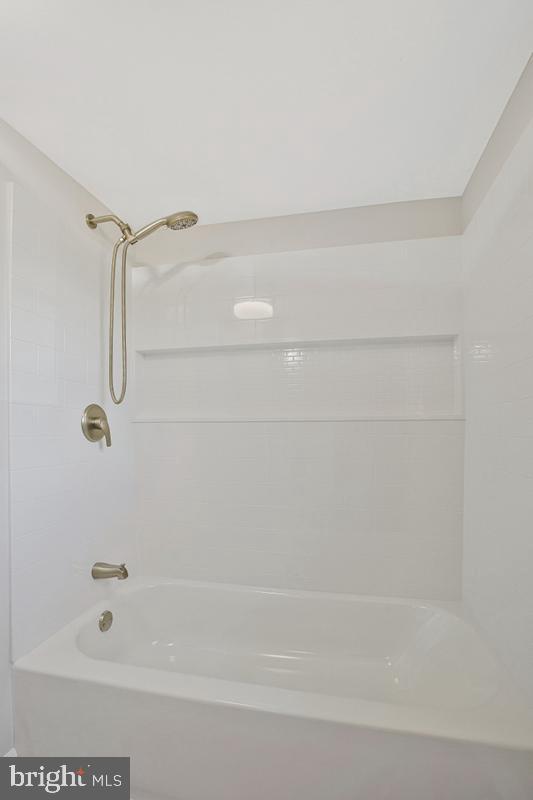 316 Gloucester Dr Property Photo 18