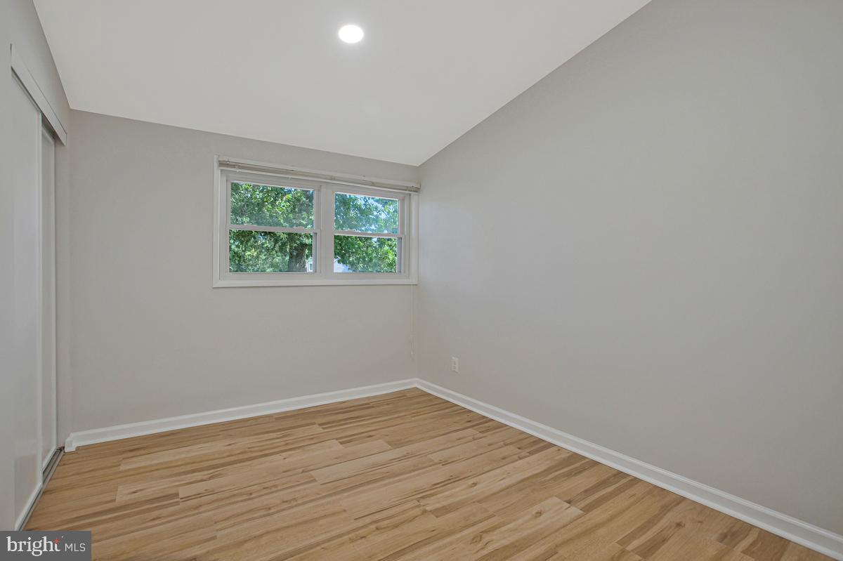 316 Gloucester Dr Property Photo 23