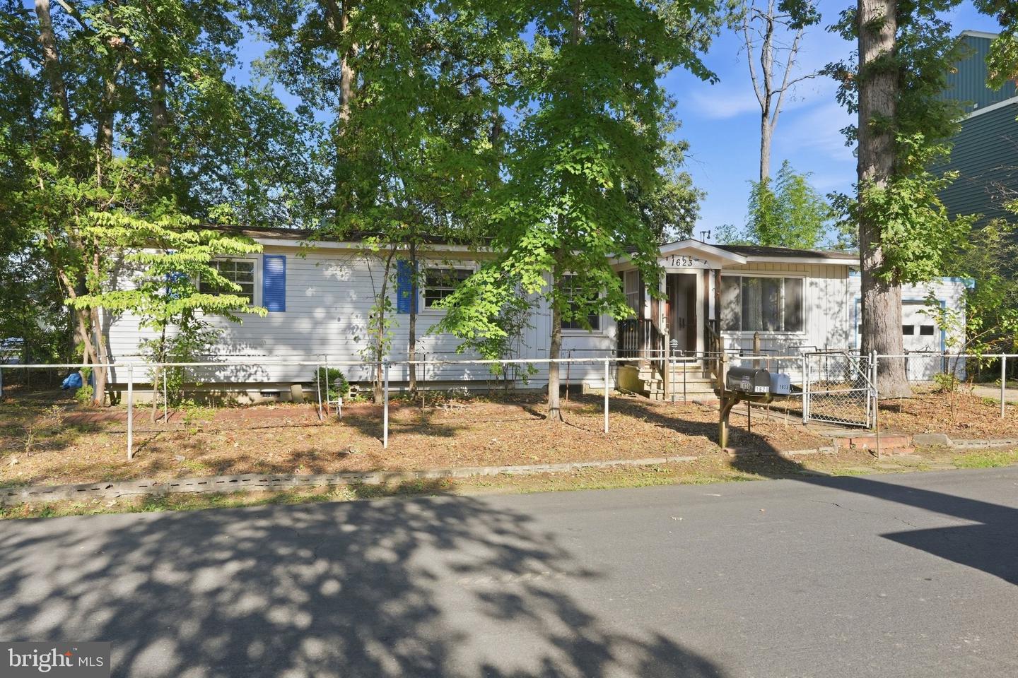 1623 SHADY SIDE DR Property Photo 1