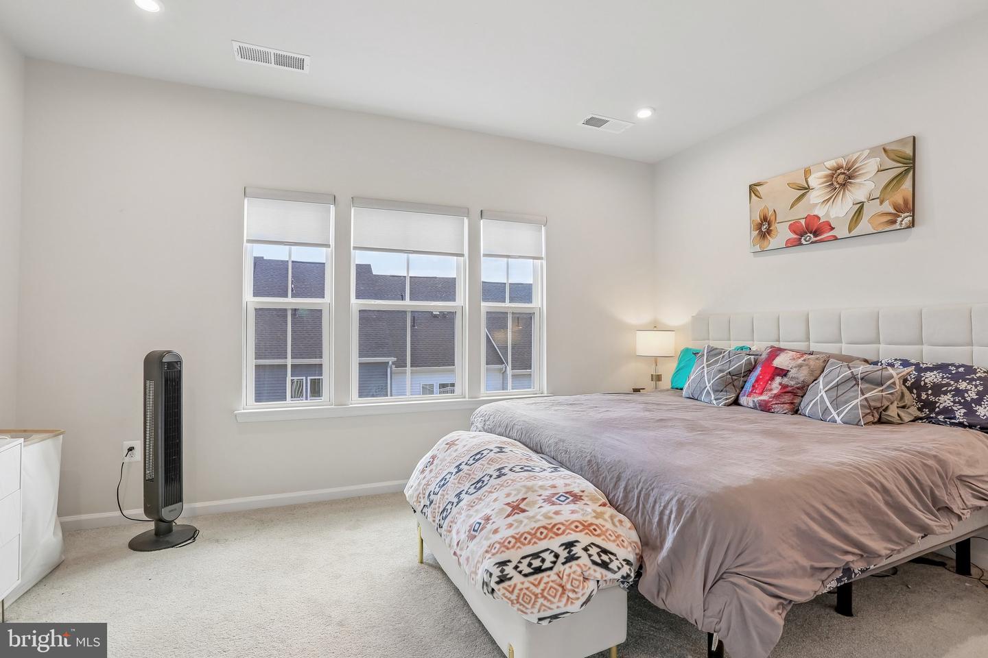 158 Woodgate Cir Property Photo 7
