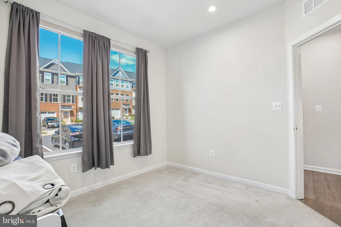 158 Woodgate Cir Property Photo 11
