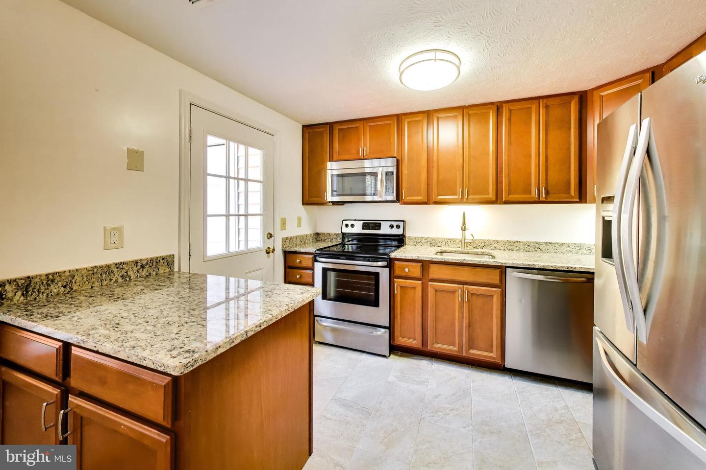 6446 Grafton Garth Ct Property Photo 3