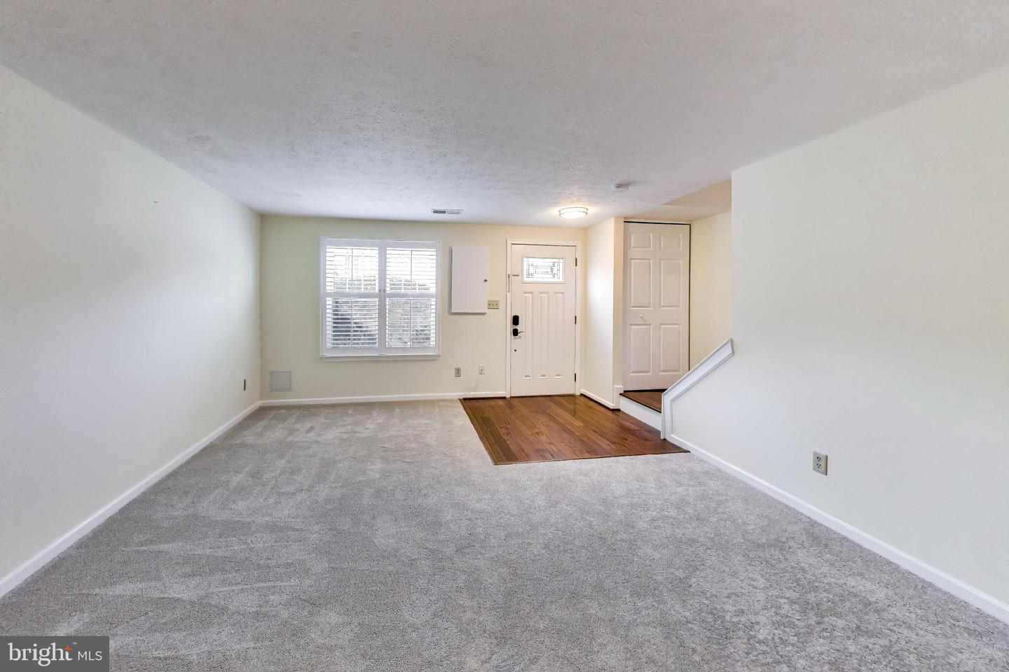 6446 Grafton Garth Ct Property Photo 7