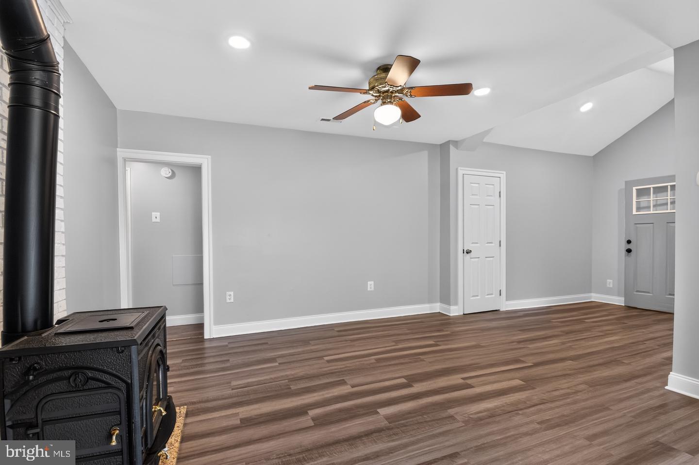 1727 Forestville Rd Property Photo 8