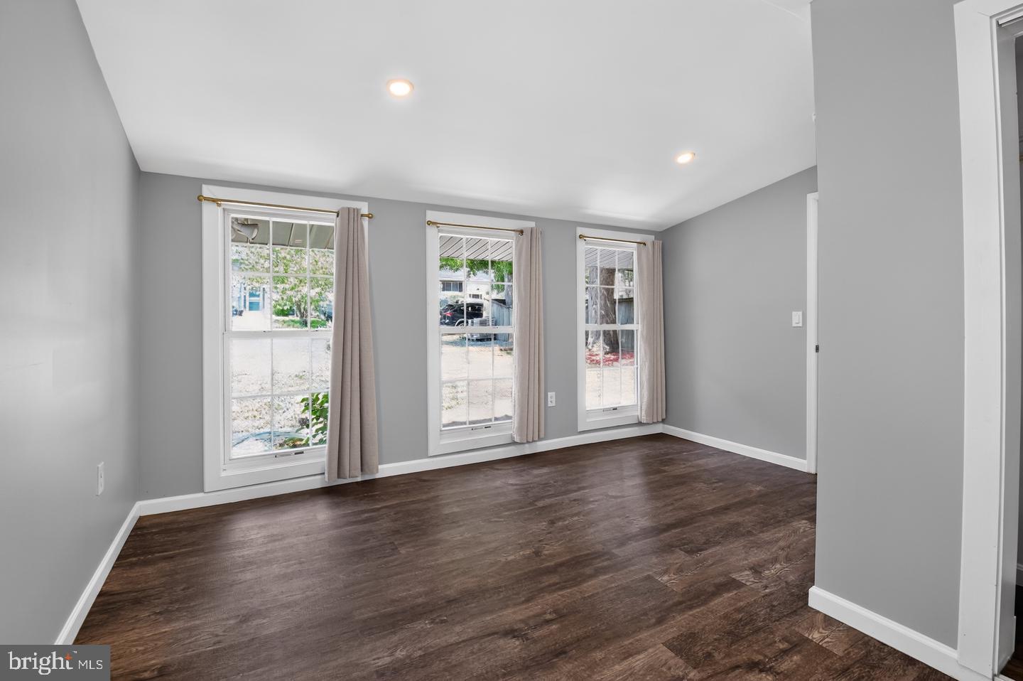 1727 Forestville Rd Property Photo 11