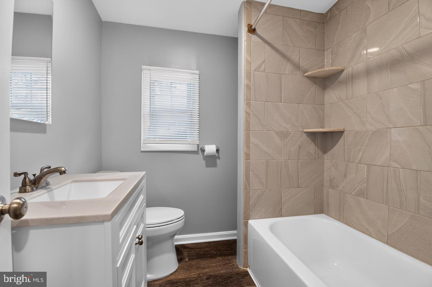 1727 Forestville Rd Property Photo 23