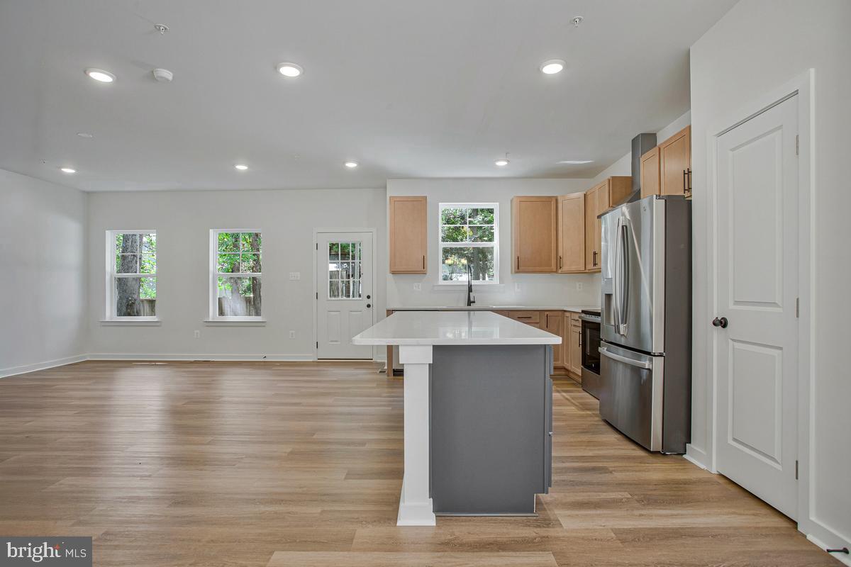 1225 Juniper St Property Photo 9