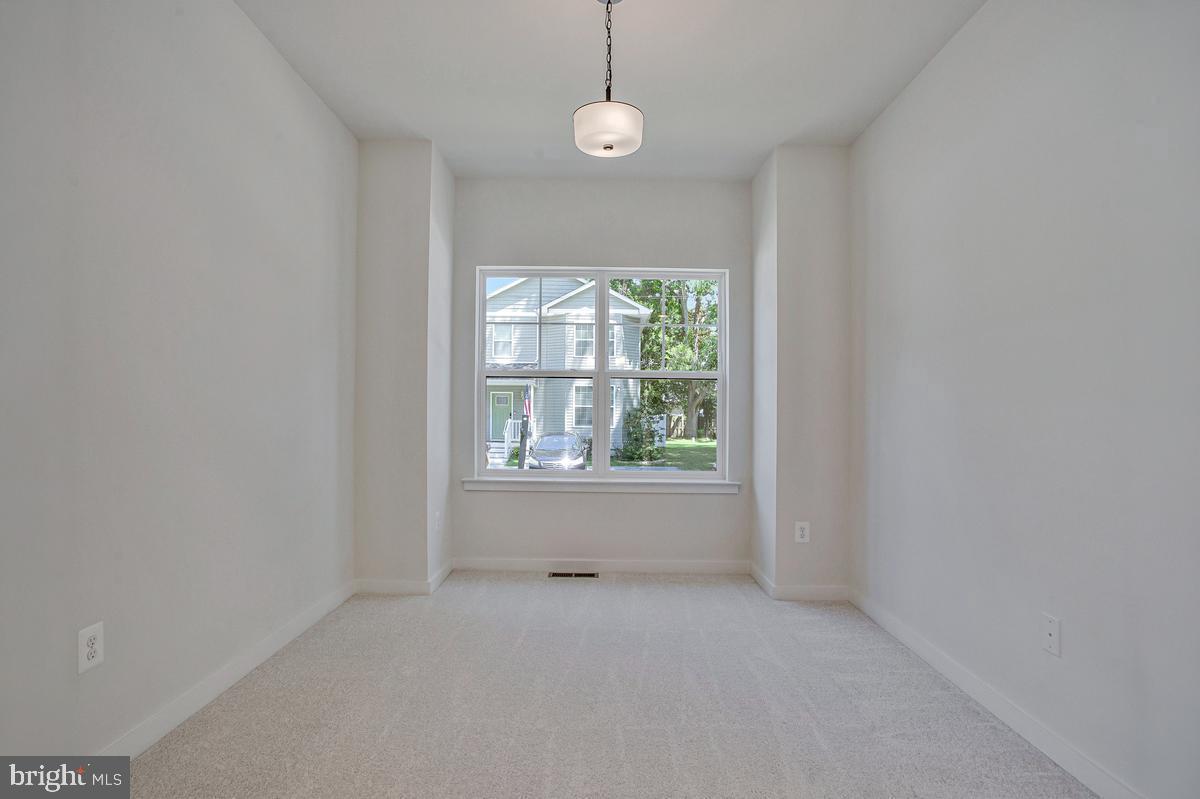 1225 Juniper St Property Photo 14