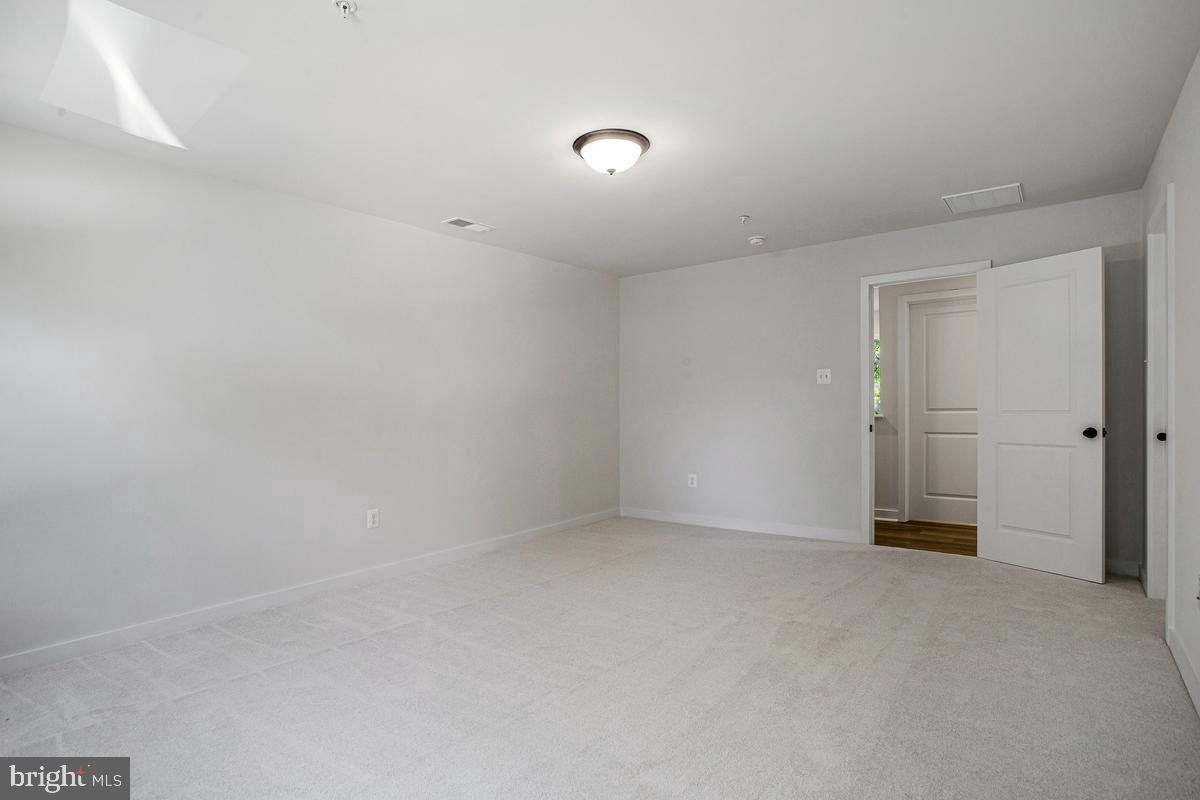 1225 Juniper St Property Photo 17