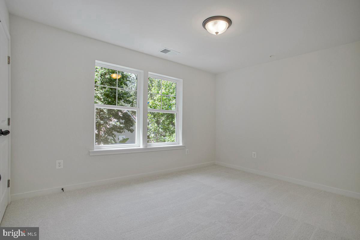 1225 Juniper St Property Photo 21