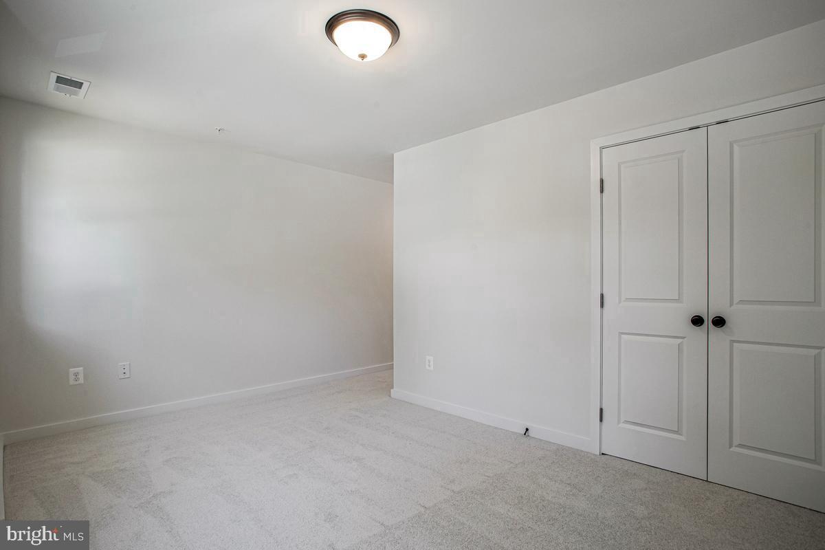 1225 Juniper St Property Photo 25