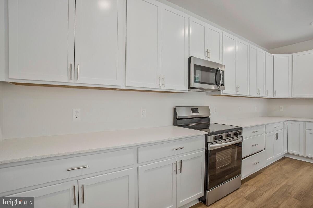 1235 Spruce Ave Property Photo 8