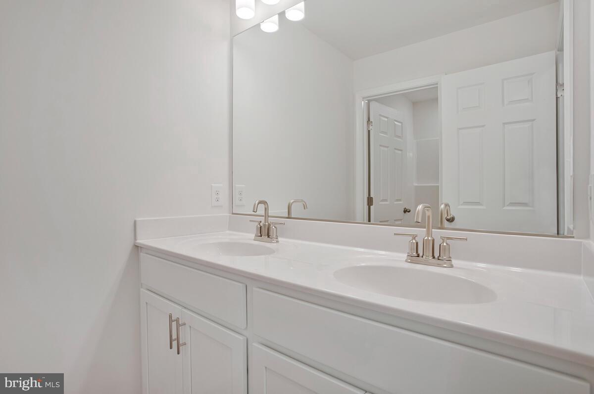 1235 Spruce Ave Property Photo 18