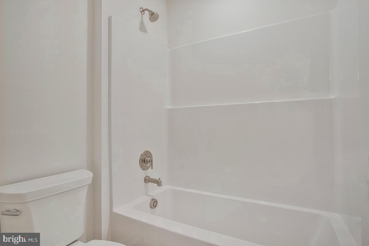 1235 Spruce Ave Property Photo 29