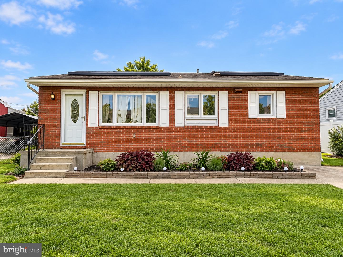 1106 Cedarcliff Dr Property Photo 1