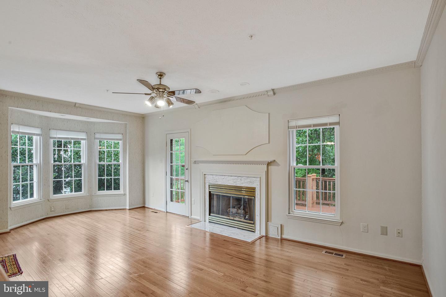 1210 Seminole Dr Property Photo 3