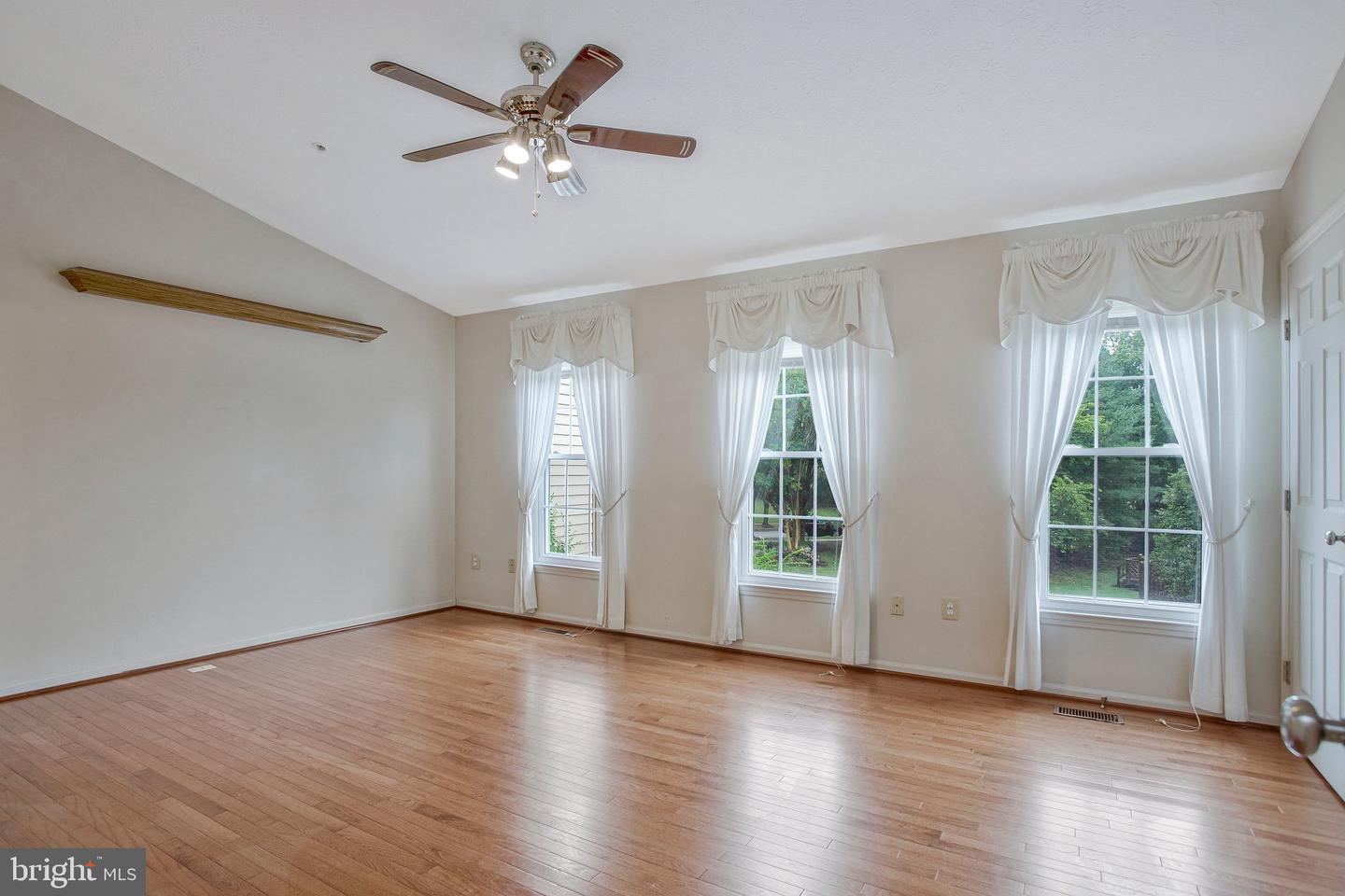 1210 Seminole Dr Property Photo 12