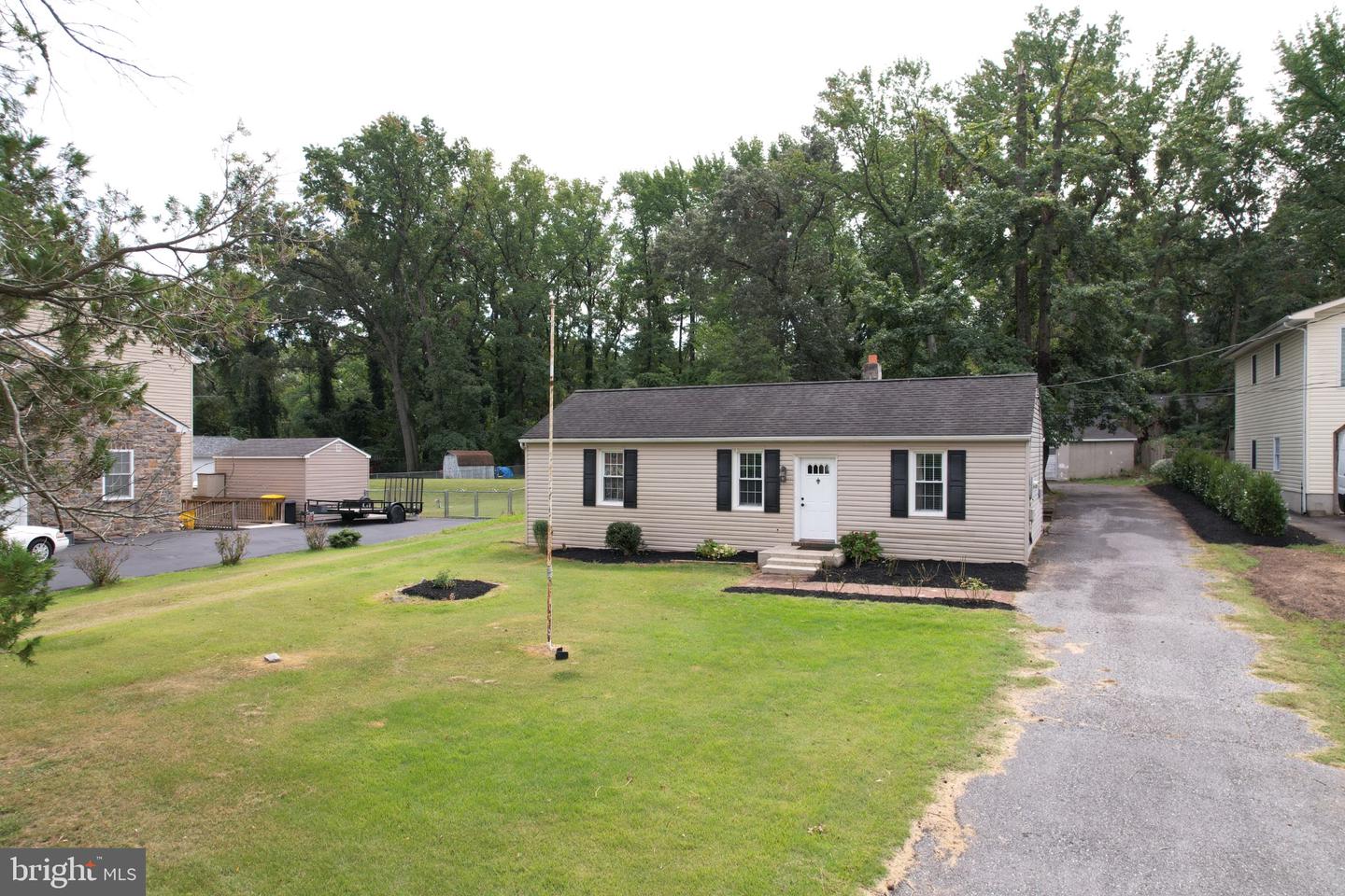 1645 Colony Rd Property Photo 2