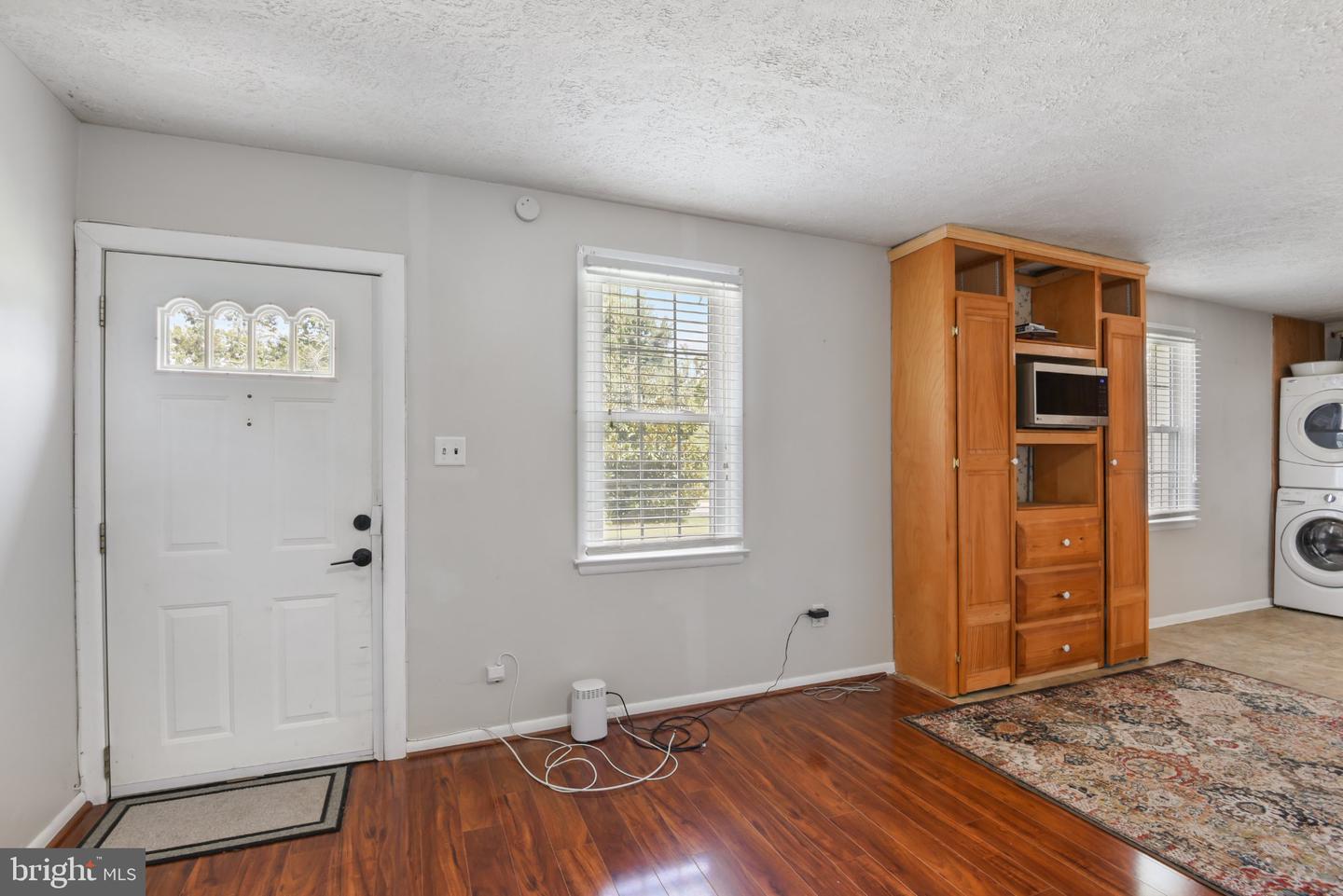1645 Colony Rd Property Photo 8