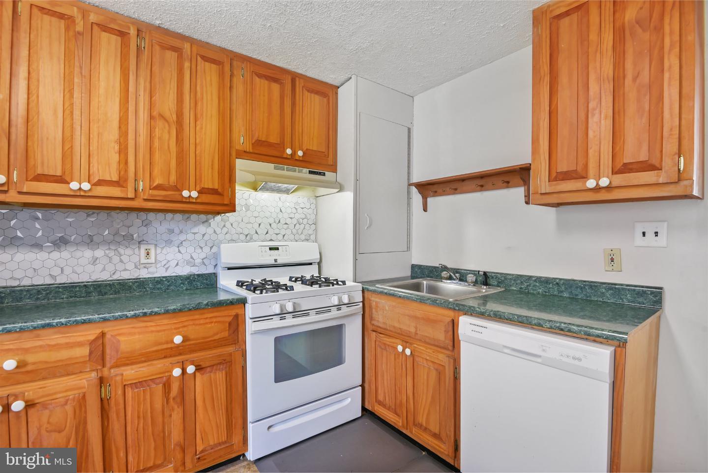 1645 Colony Rd Property Photo 17
