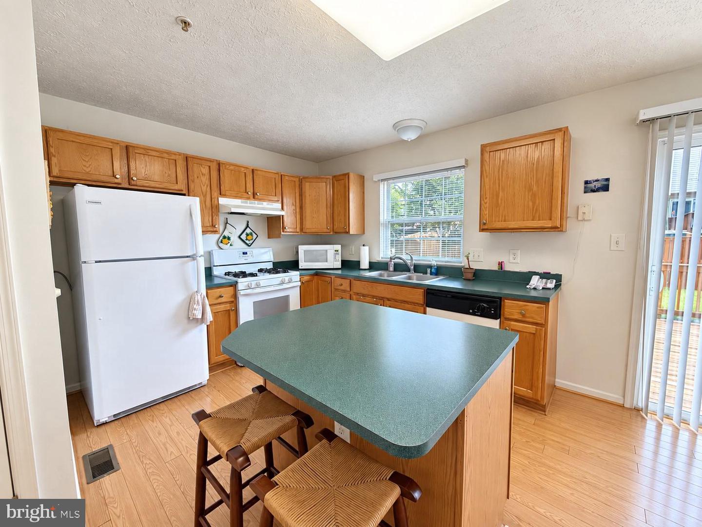 8703 Thornbrook Dr Property Photo 5
