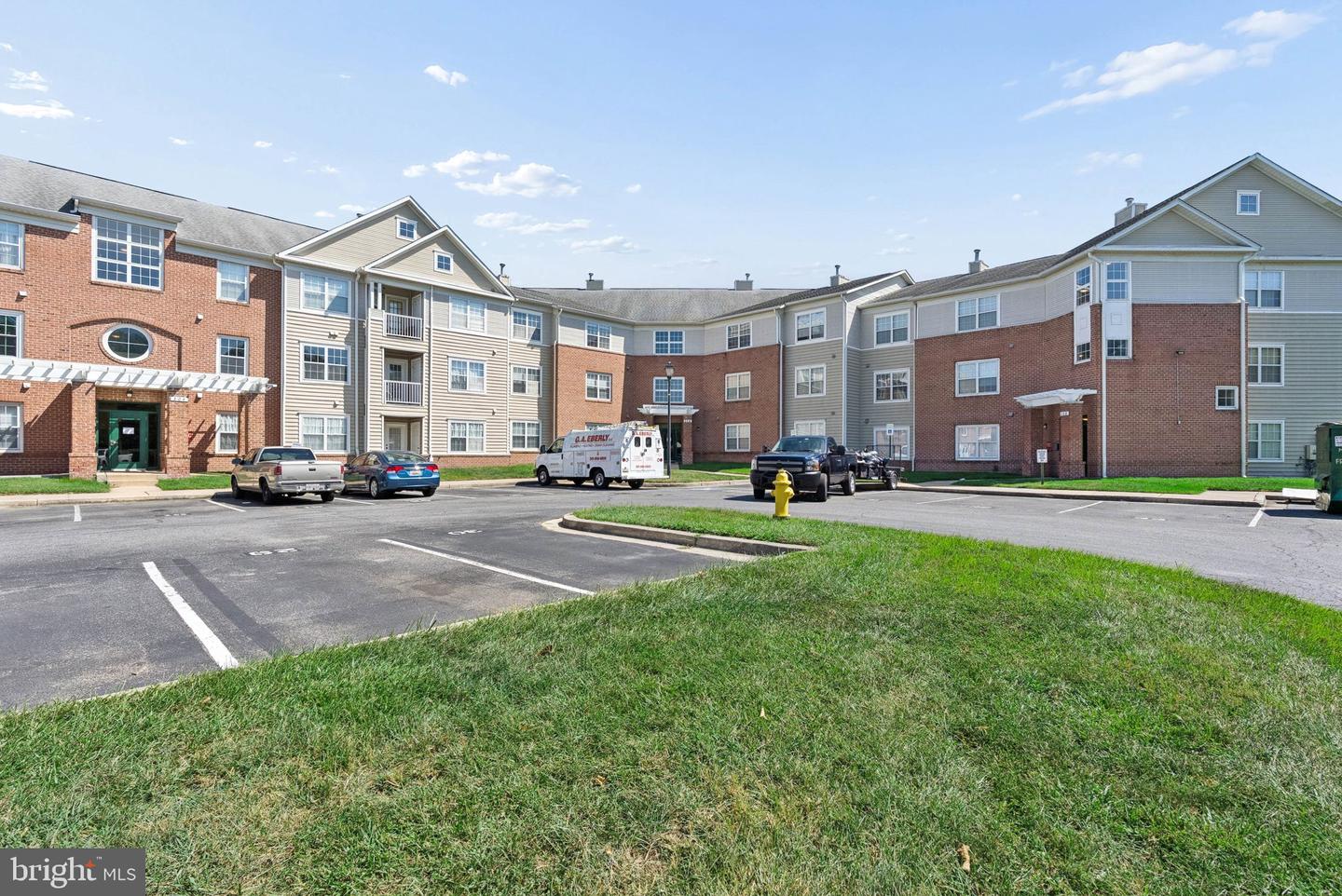 308 Gatehouse Ln #c Property Photo 4