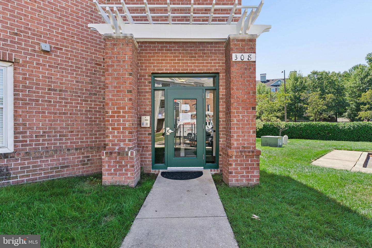 308 Gatehouse Ln #c Property Photo 6