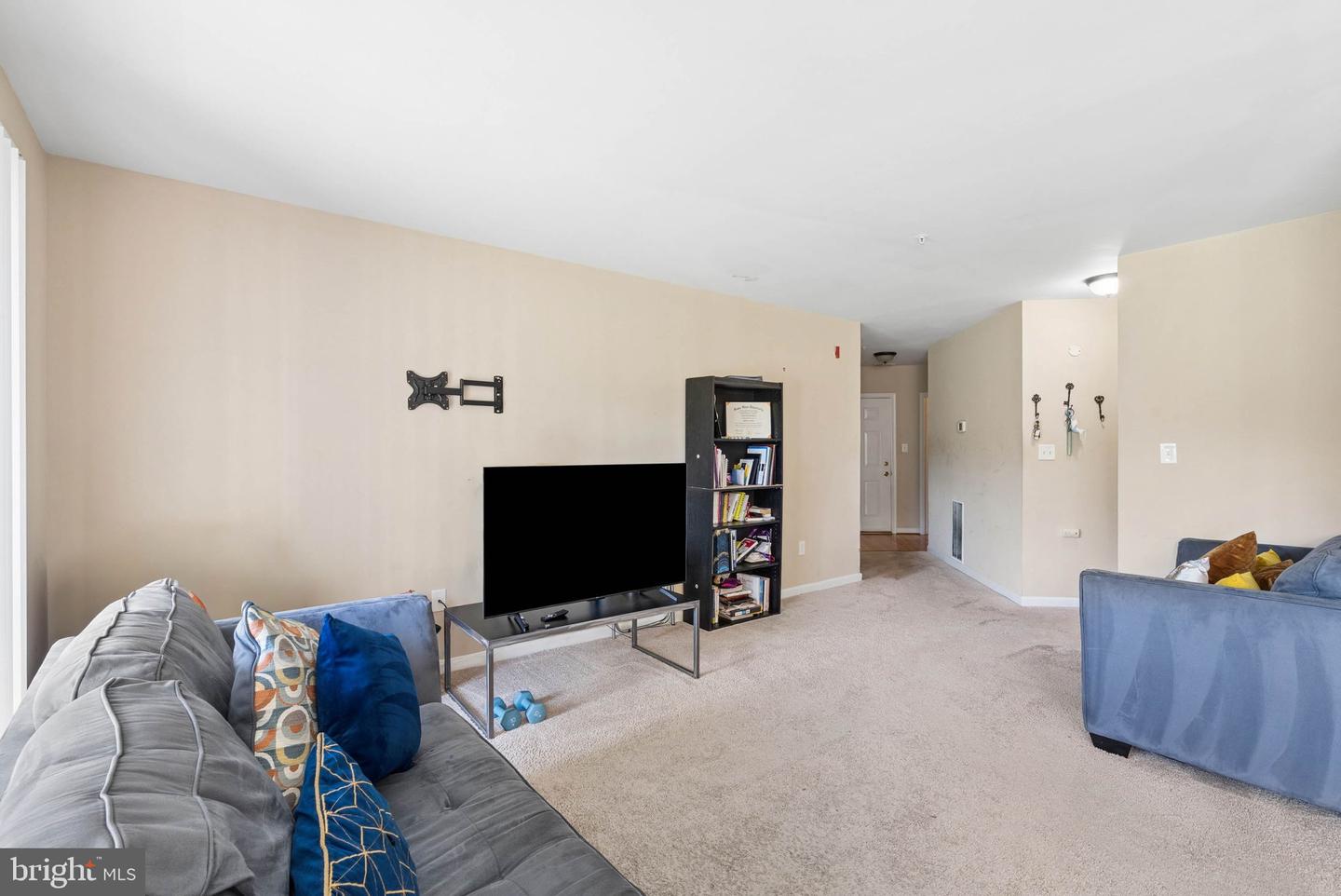 308 Gatehouse Ln #c Property Photo 10