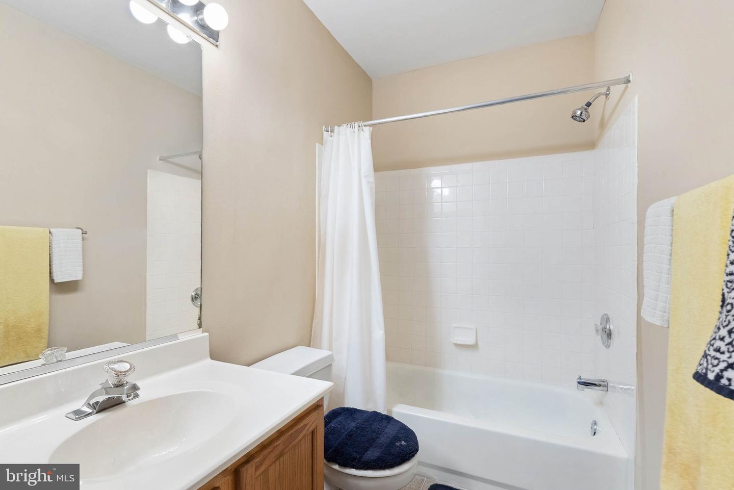 308 Gatehouse Ln #c Property Photo 27