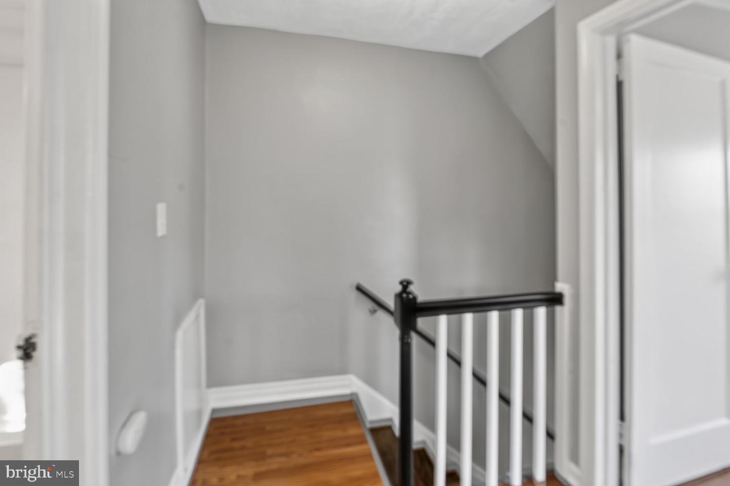5230 Patrick Henry Dr Property Photo 9