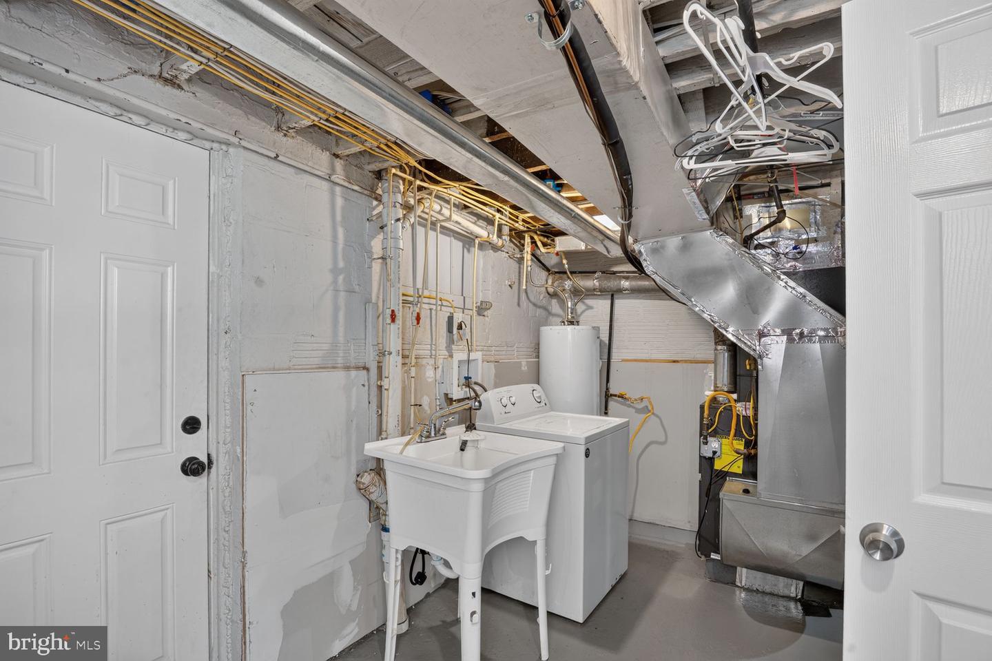 5230 Patrick Henry Dr Property Photo 18