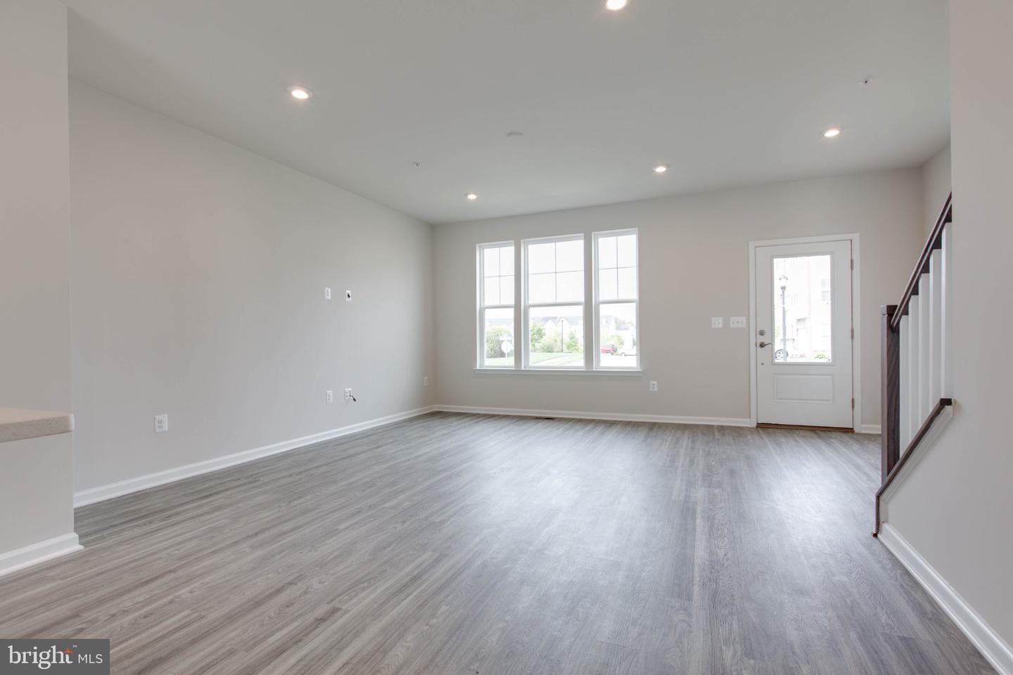 2009 Twisted Oak Pl Property Photo 10