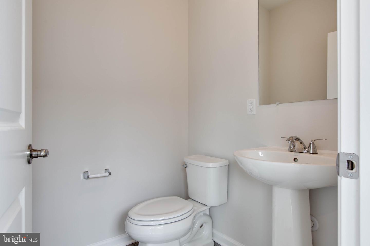 2009 Twisted Oak Pl Property Photo 13