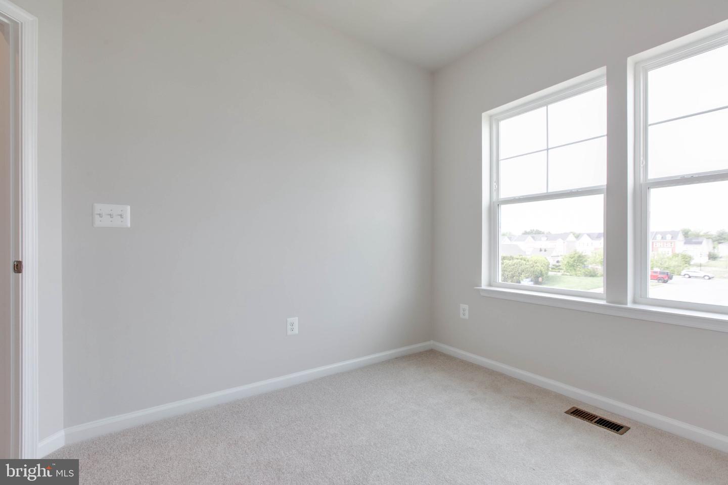 2009 Twisted Oak Pl Property Photo 32