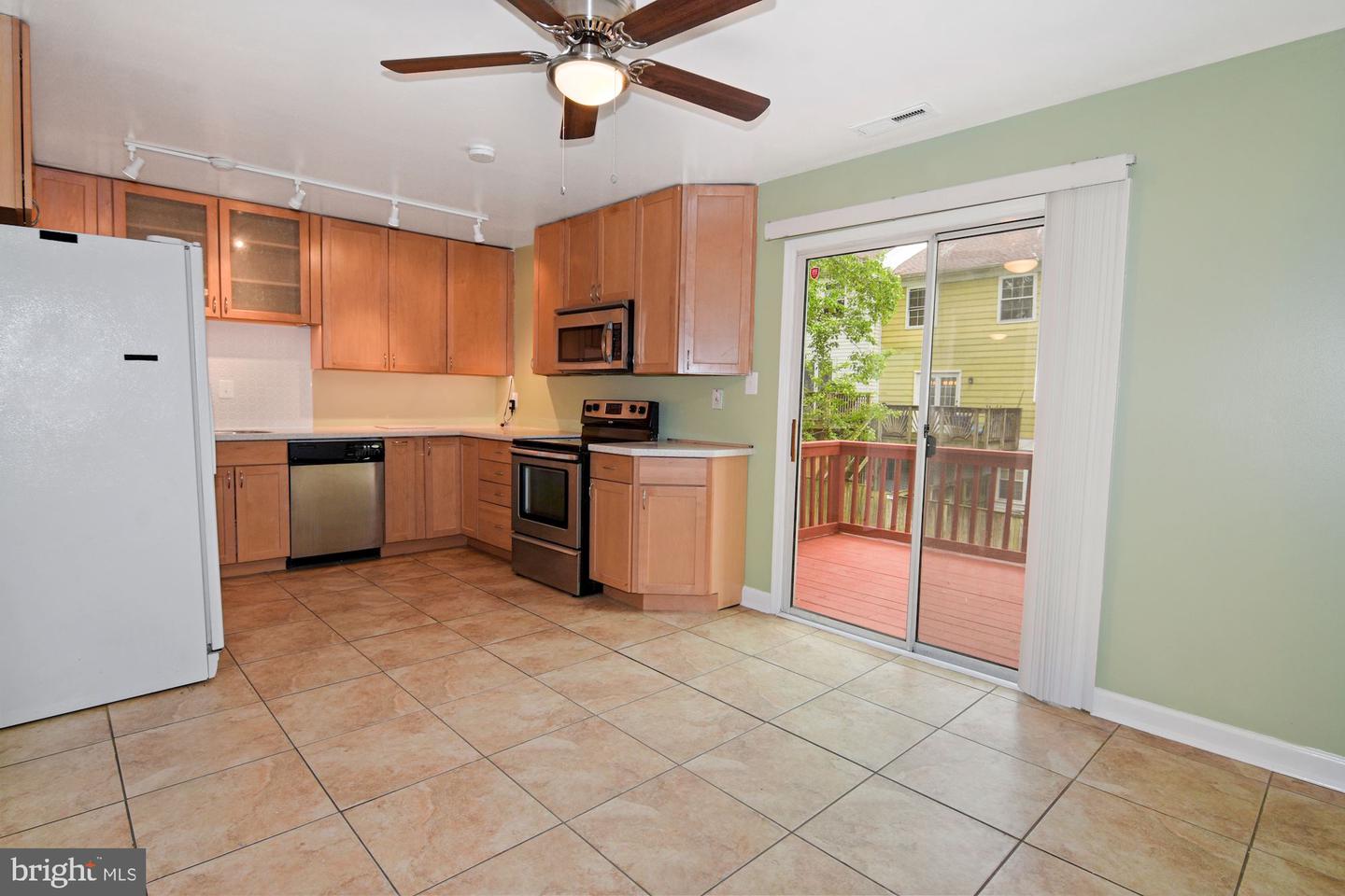 1467 Chatham Ct Property Photo 8