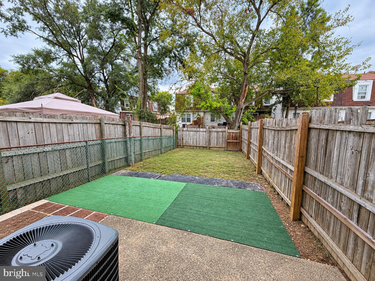 8577 Pioneer Dr Property Photo 17