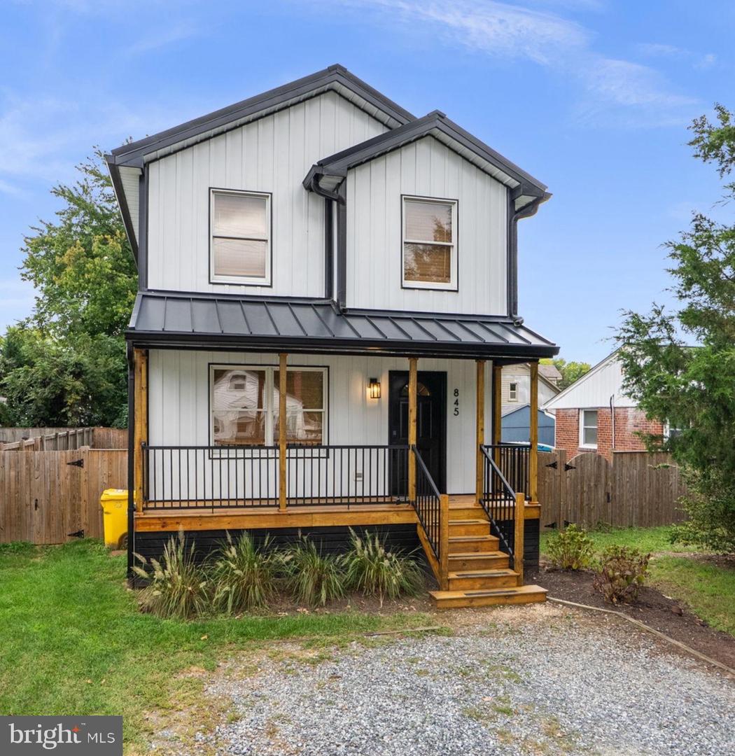 845 SELBY BLVD Property Photo 1