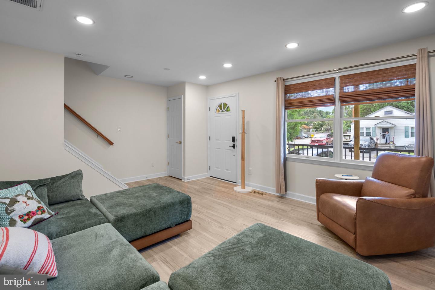 845 Selby Blvd Property Photo 11