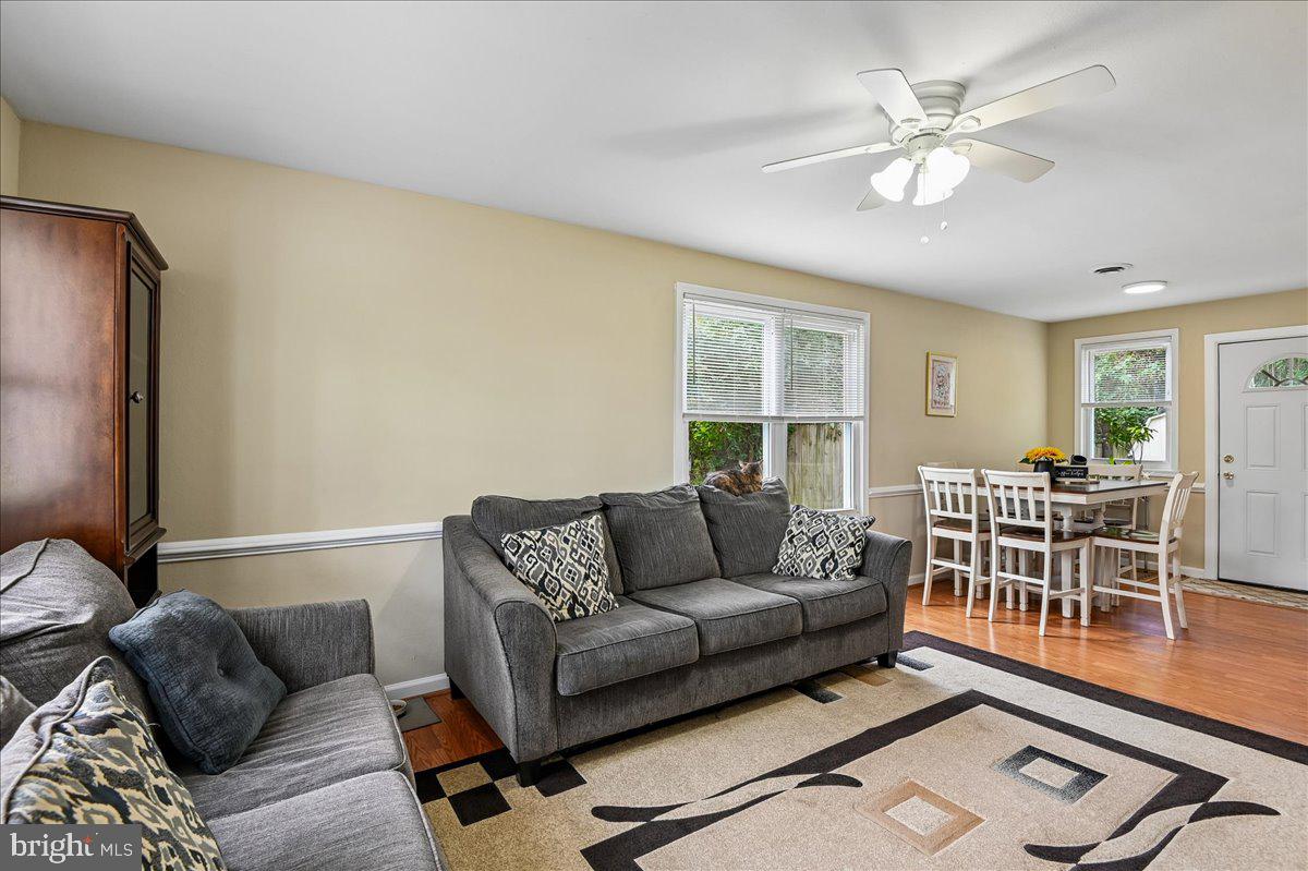 1403 Saunders Way Property Photo 5