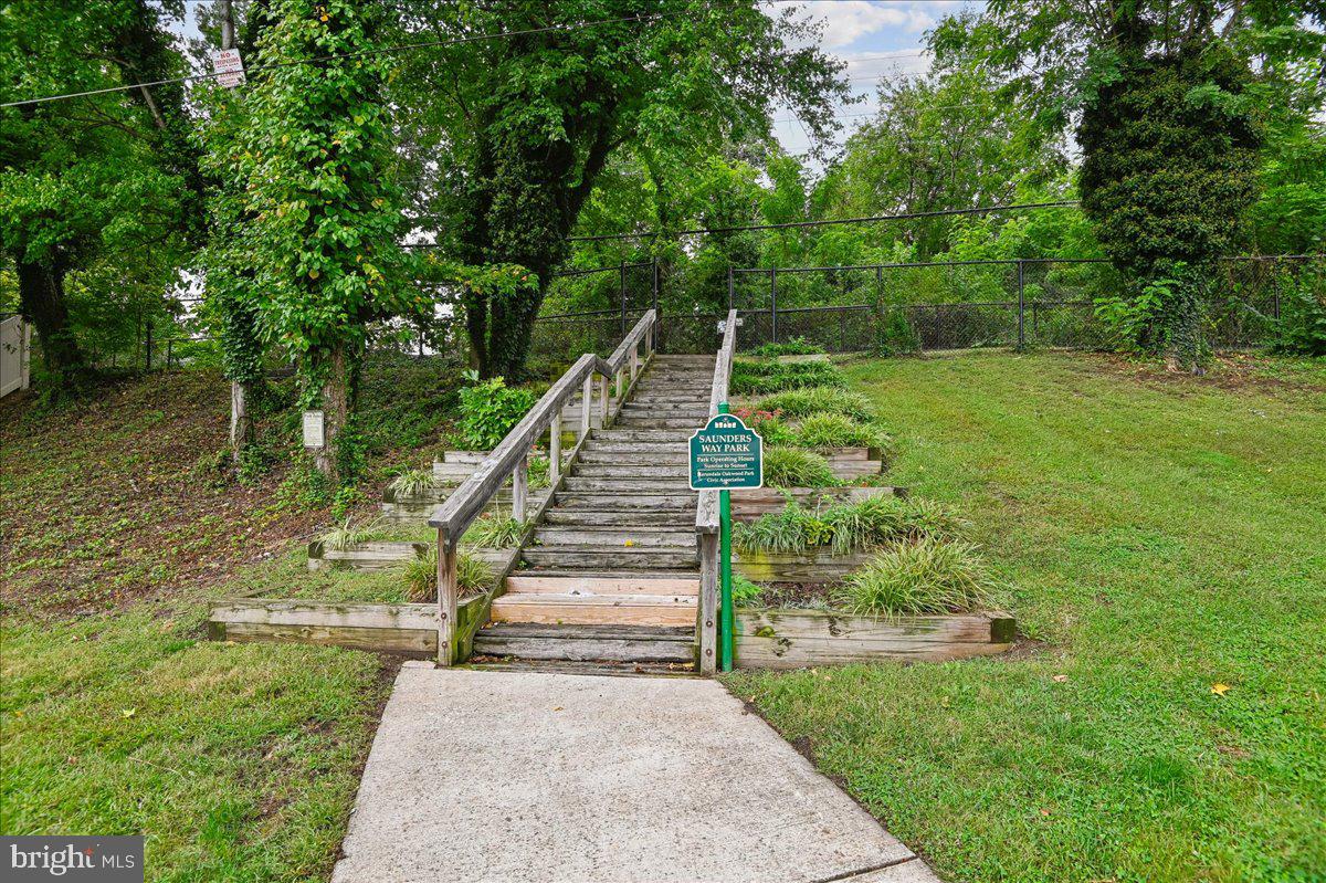 1403 Saunders Way Property Photo 35