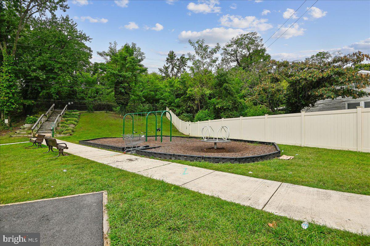 1403 Saunders Way Property Photo 37