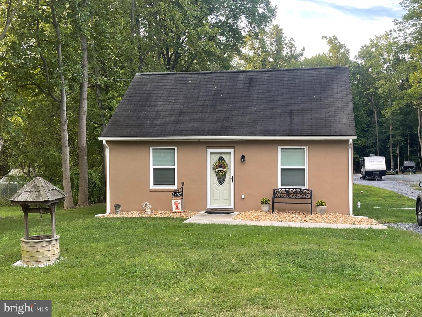 1857 Cedar Dr Property Photo 2
