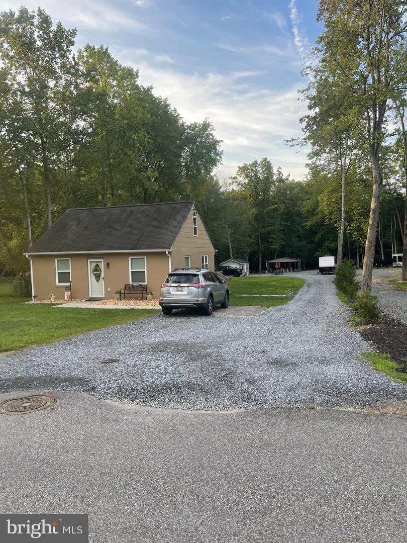 1857 Cedar Dr Property Photo 3