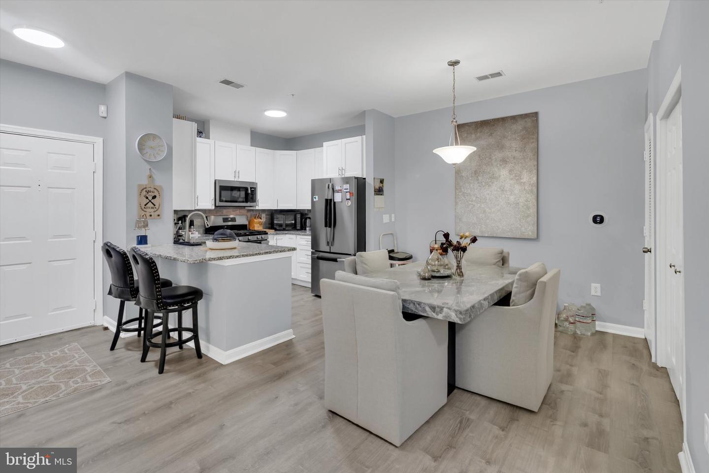 3517 Piney Woods Pl #e102 Property Photo 8